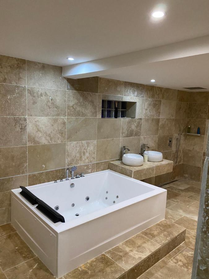 O Bain Soleil Bed & Breakfast Bourg-Saint-Andeol Ngoại thất bức ảnh