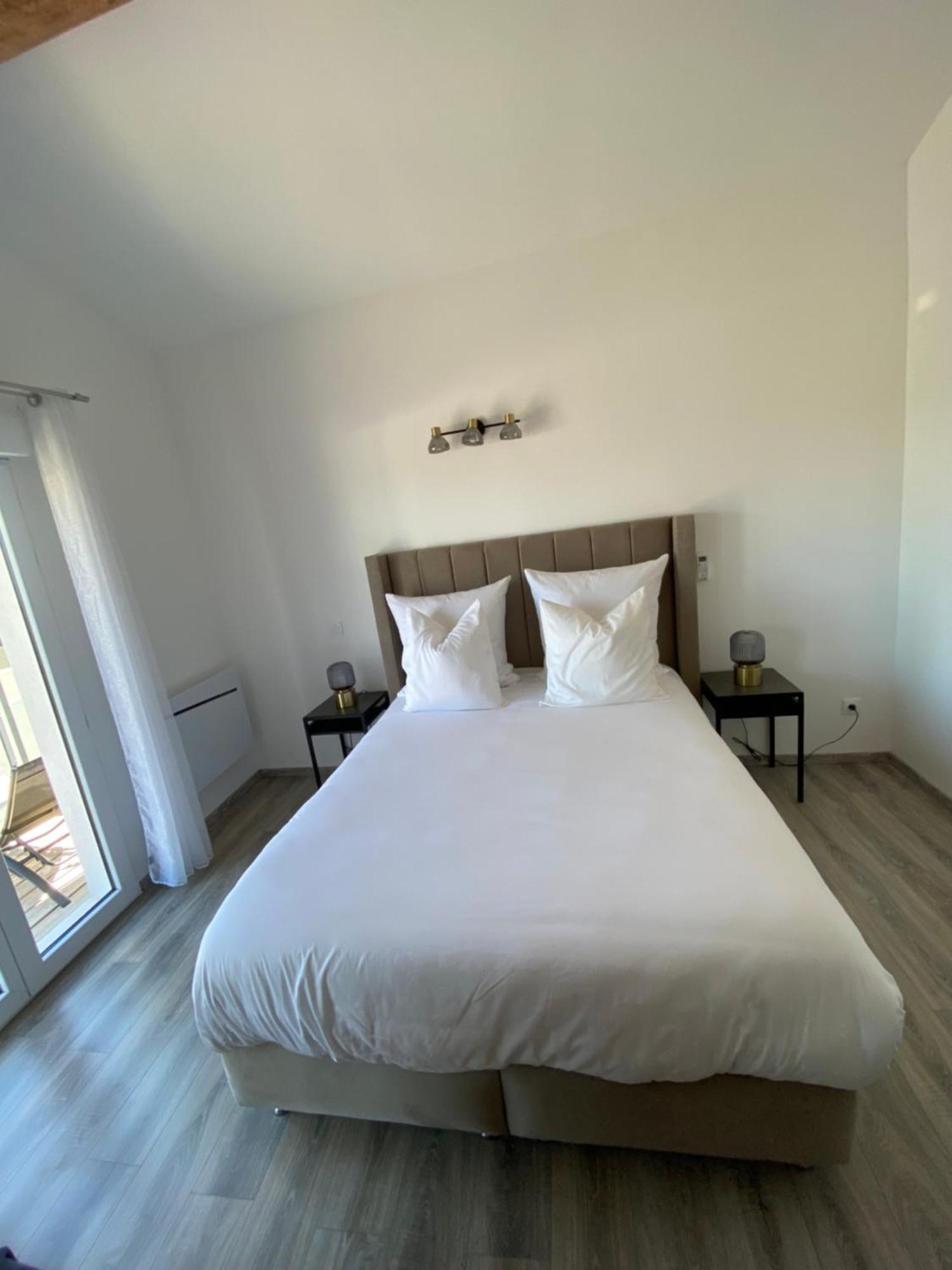 O Bain Soleil Bed & Breakfast Bourg-Saint-Andeol Ngoại thất bức ảnh